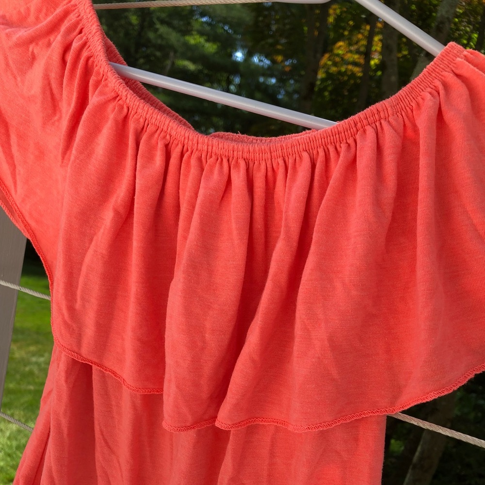 Off the shoulder flowy scallop top